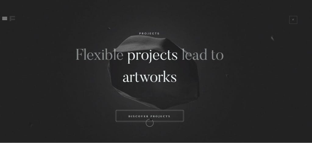 حالت تاریک نوعی پیچیدگی بصری را به ارمغان می آورد که فراتر از رابط های سنتی با تم روشن است. استفاده از پس زمینه های تیره همراه با متن و عناصر روشن، ظاهری چشمگیر و شیک ایجاد می کند. کنتراست بین عناصر در حالت تاریک لمسی از درام را به آن اضافه می کند، محتوا را برجسته می سازد و توجه کاربر را به روشی هم مدرن و هم از نظر بصری جذاب به خود جلب می کند.